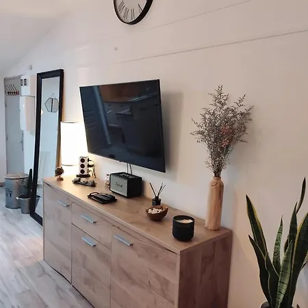 شقة Sous Les Toits De - Cosy Et Chaleureux مييو