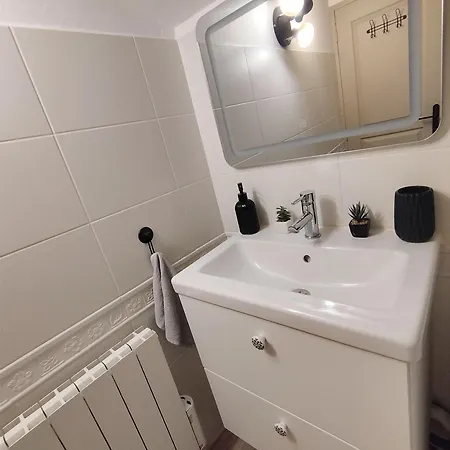 Sous Les Toits De - Cosy Et Chaleureux مييو