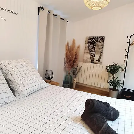 Sous Les Toits De - Cosy Et Chaleureux Apartament *